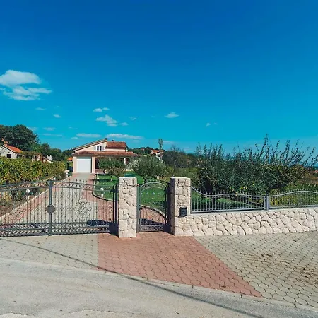 Zen Imotski Hébergement de vacances Zmijavci